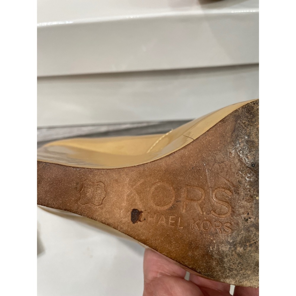 Michael Kors Vail Nude Patent Leather Peep Toe Wedge Pumps Heels 6.5M 41R1VAHP1A - Picture 7 of 7